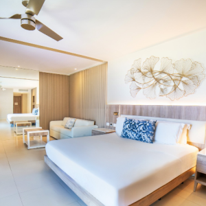 LUXURY HONEYMOON JACUZZI