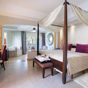 JUNIOR SUITE WITH JACUZZI