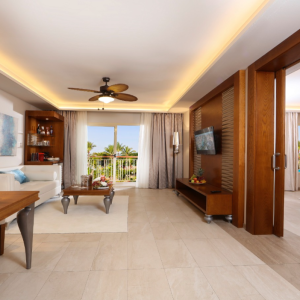 FAMILY CLUB ONE BEDROOM SUITE (OUTDOOR JACUZZI)