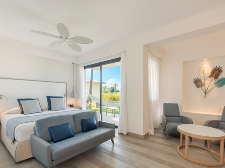 PRIVILEGED DELUXE JUNIOR SUITE